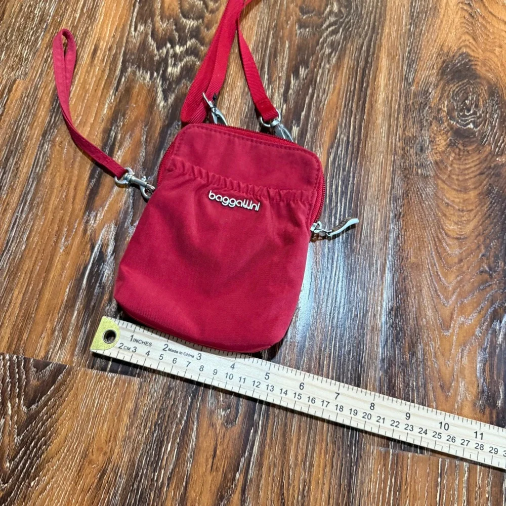 Baggallini Red Nylon RFID Crossbody Wristlet Travel Pouch Bag Purse